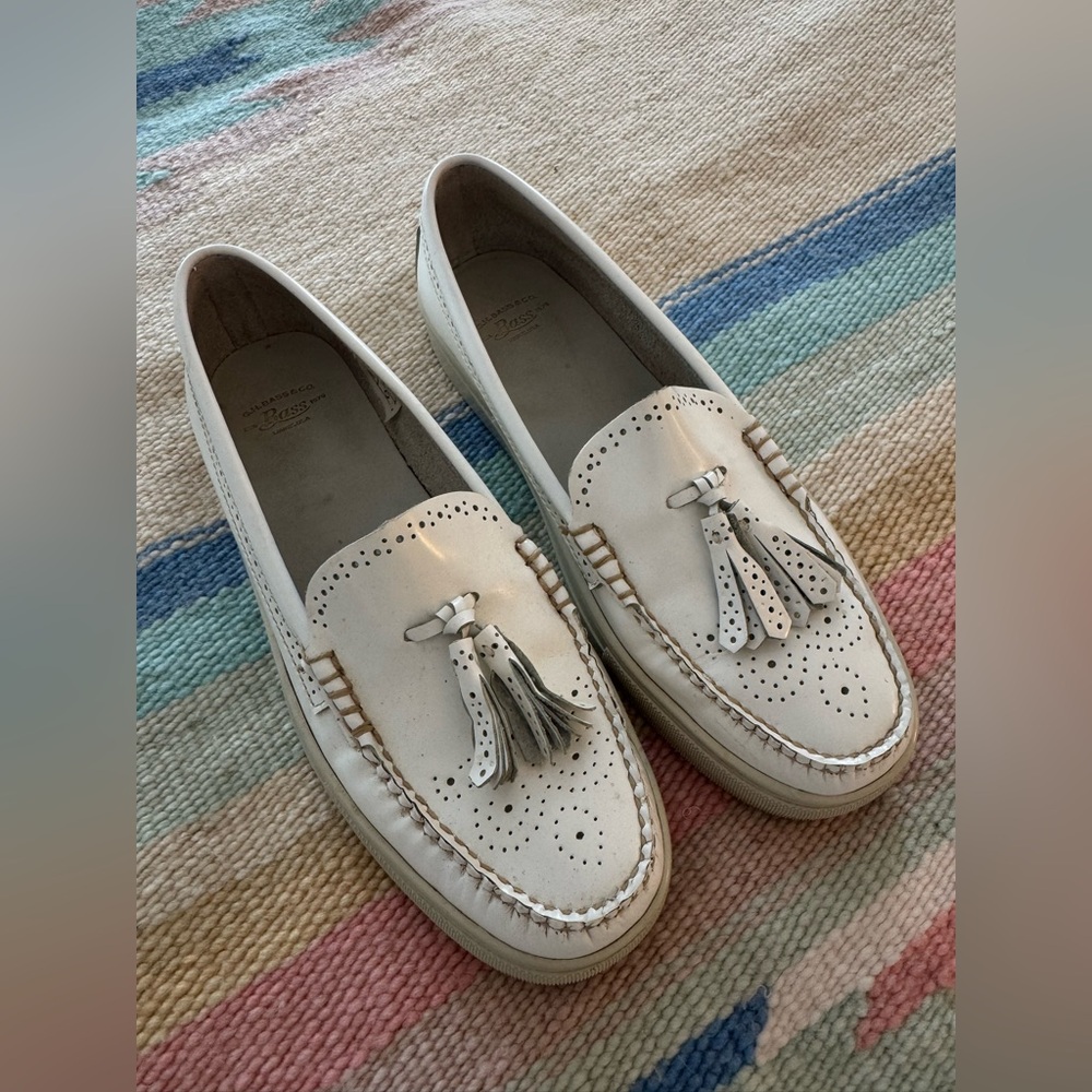 G.H. Bass & Co. Leather Slip-on Sneakers Women's White Tassel Loafers 8.5 white